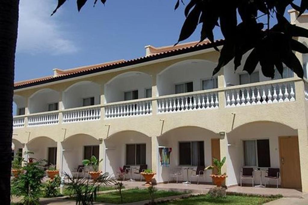 Cape Point Hotel Bakau Εξωτερικό φωτογραφία