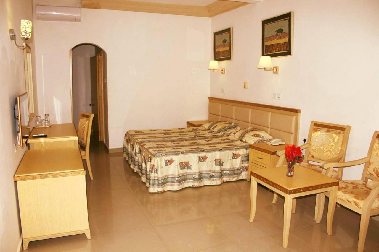 Cape Point Hotel Bakau Εξωτερικό φωτογραφία