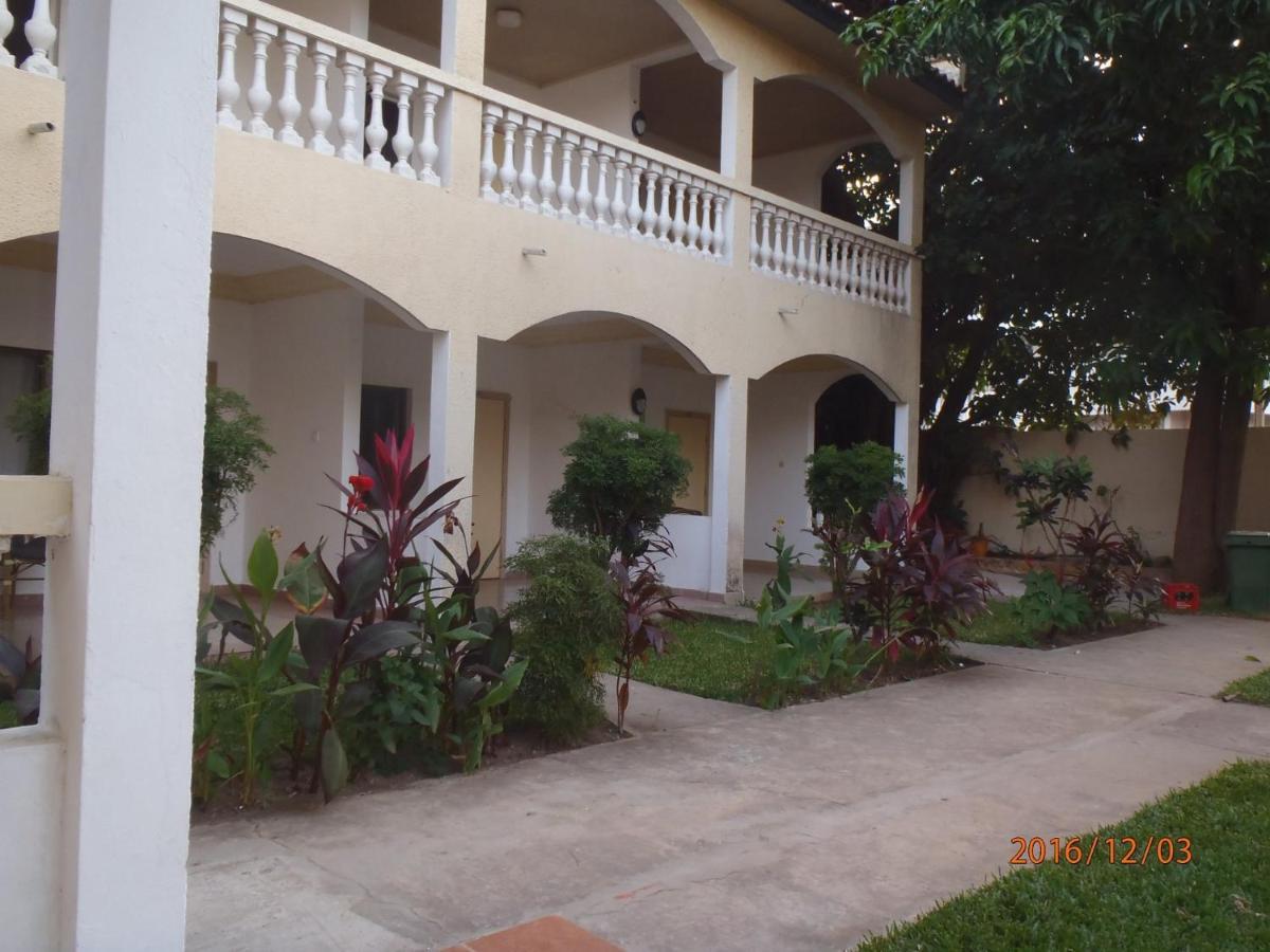 Cape Point Hotel Bakau Εξωτερικό φωτογραφία