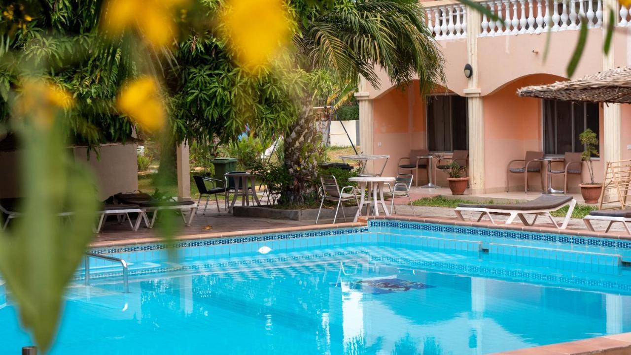 Cape Point Hotel Bakau Εξωτερικό φωτογραφία