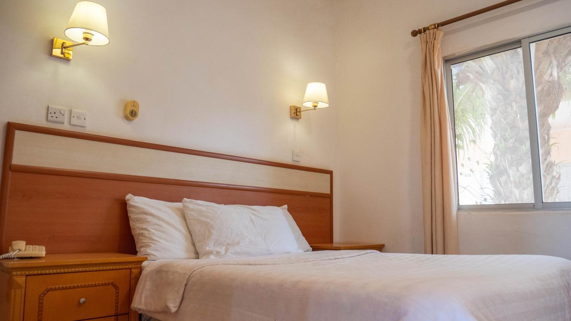Cape Point Hotel Bakau Εξωτερικό φωτογραφία