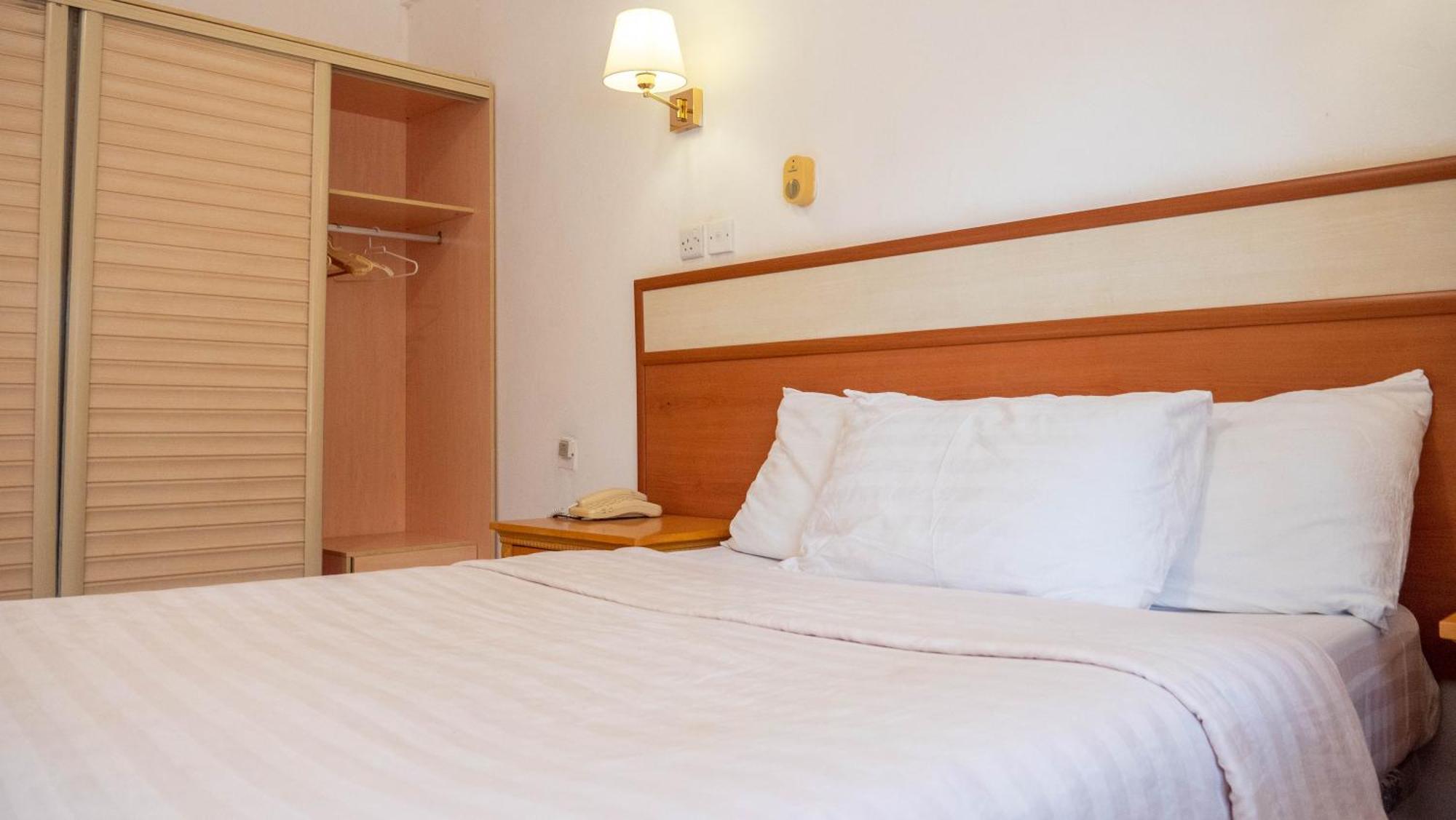 Cape Point Hotel Bakau Εξωτερικό φωτογραφία