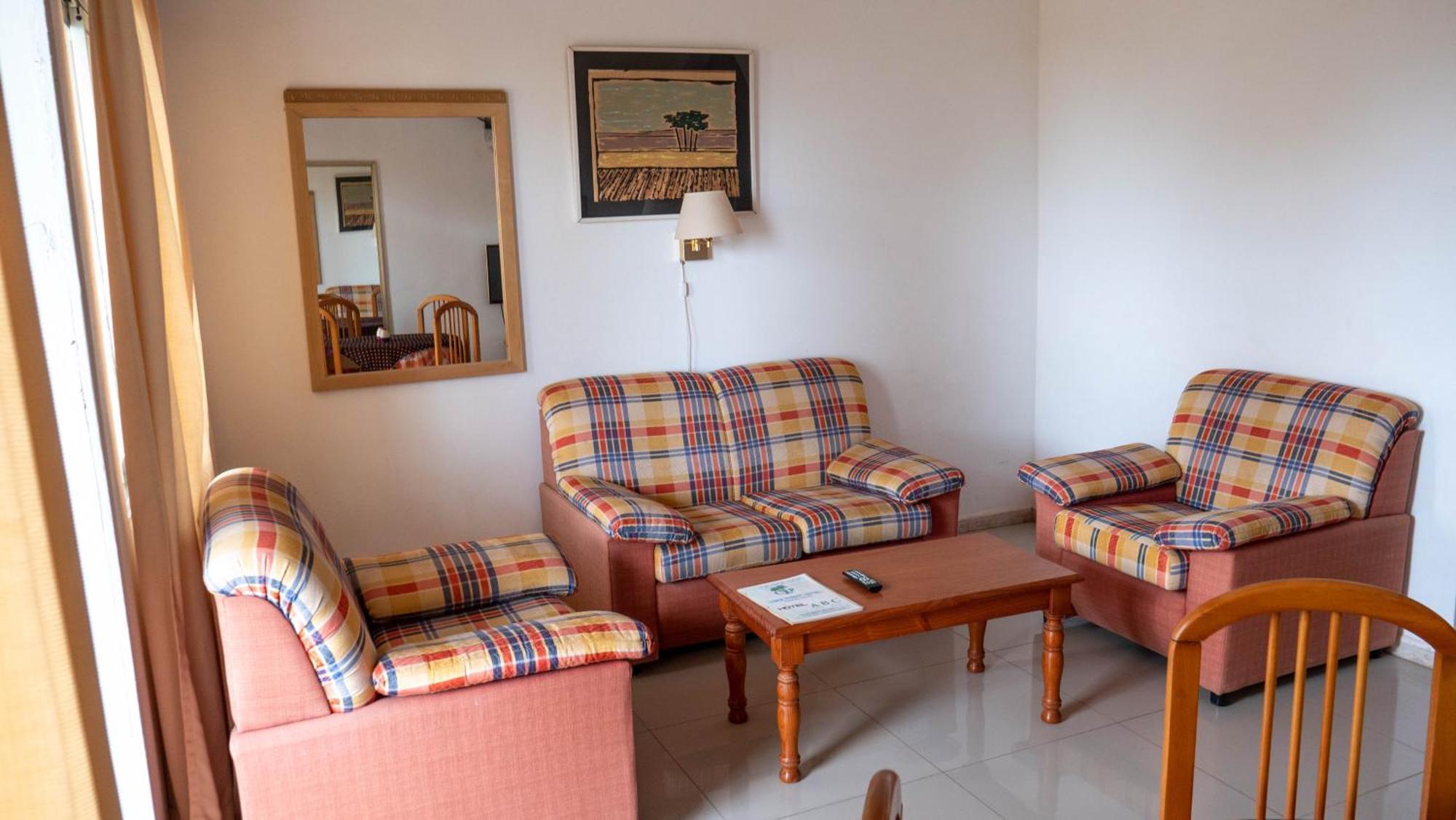 Cape Point Hotel Bakau Εξωτερικό φωτογραφία