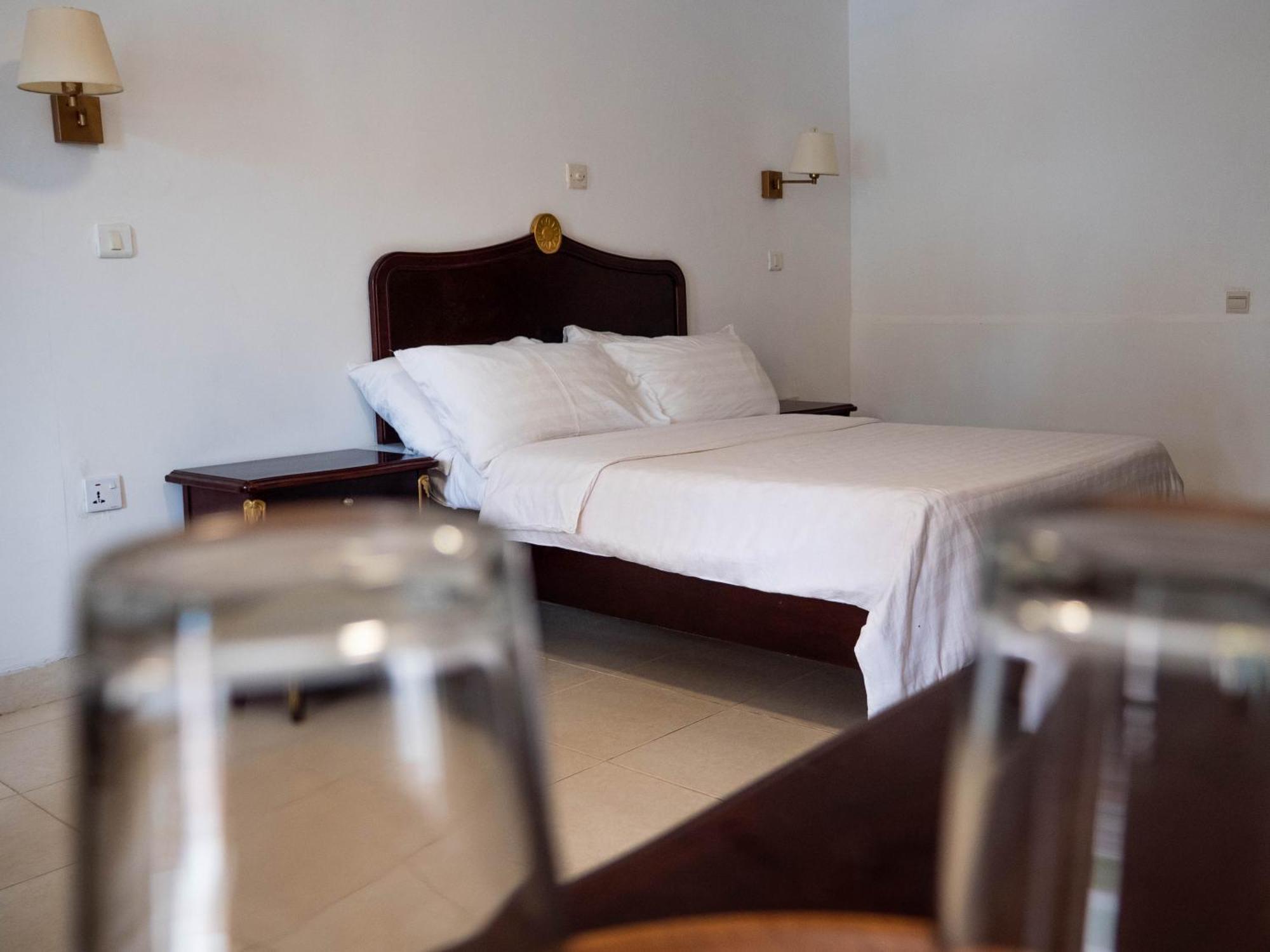 Cape Point Hotel Bakau Εξωτερικό φωτογραφία