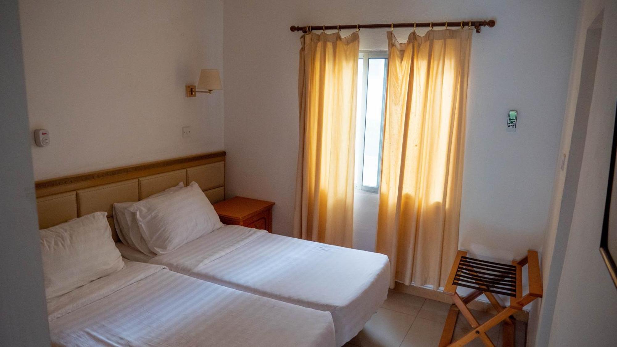 Cape Point Hotel Bakau Εξωτερικό φωτογραφία