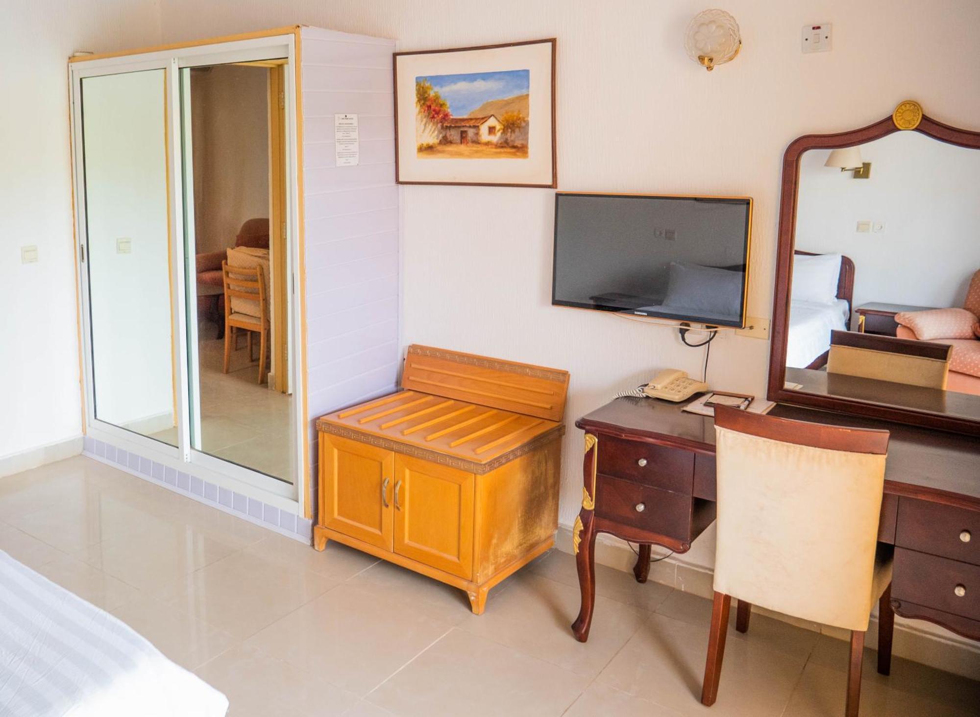 Cape Point Hotel Bakau Εξωτερικό φωτογραφία